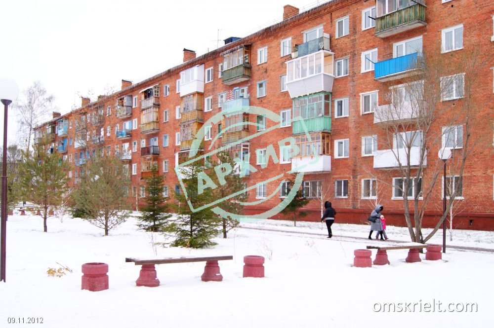 Омск 42. Омск Пономаренко 4. Пономаренко 4. Аллея на улице Пономаренко 4 Омск.